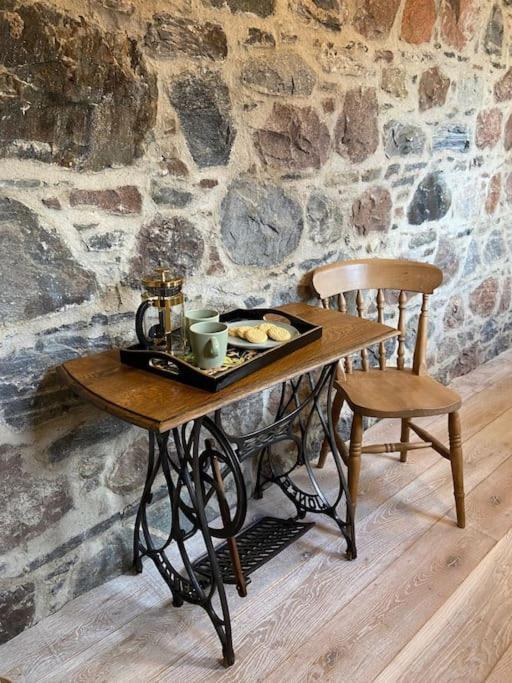 Signalman'S Cottage In Clachnaharry South Kessock Exteriör bild